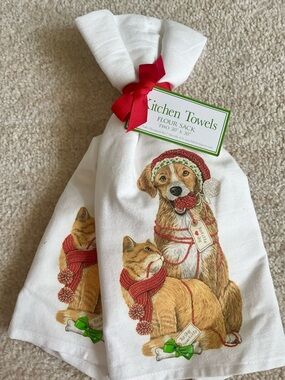 NWT Set of 2 Dog and Cat Holiday Yarn Flour Sack Kitchen Towels